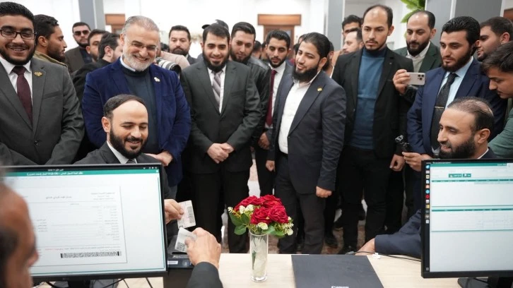 محافظ حلب عزام الغريب يفتتح الشؤون المدنية في الحمدانية