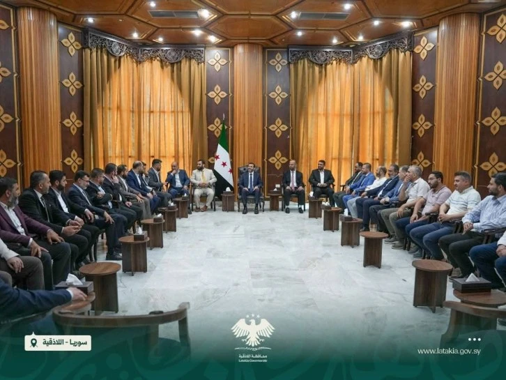 محافظ اللاذقية يعقد اجتماعا موسعا ضم قيادات الهيئة العامة للمنافذ والجمارك 