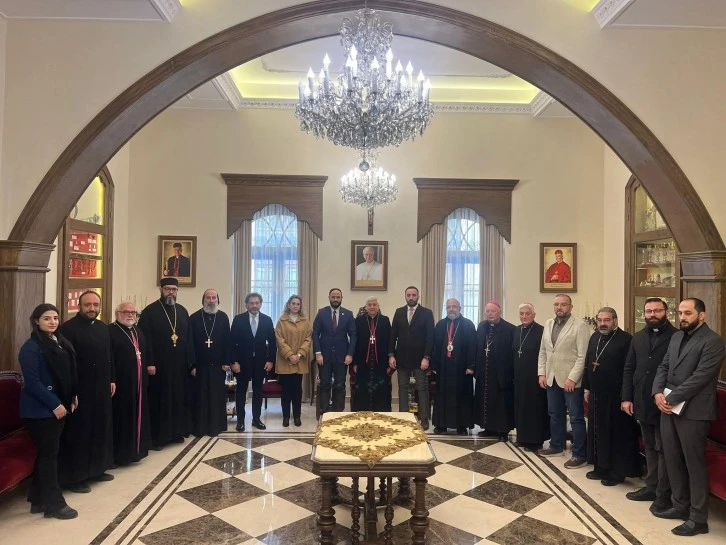 محافظ حلب يلتقي المطارنة ورؤساء الطوائف المسيحية 