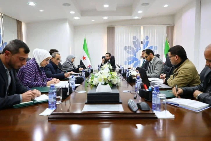 وزير التنمية يبحث مع المدير العام للتأمينات تحديث البنية التنظيمية 