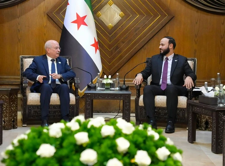 وزير النقل ومحافظ حلب يبحثان أولويات تطوير قطاع النقل 