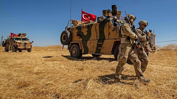 تركيا تُعلن تحييد قيادي في “YPG” وتوجه رسالة لموسكو بشأن العملية العسكرية 