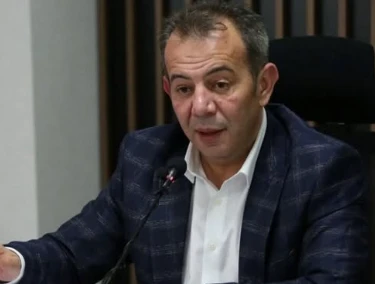 إقالة رئيس بلدية بولو تانجو أوزجان بقرار من وزارة الداخلية التركية