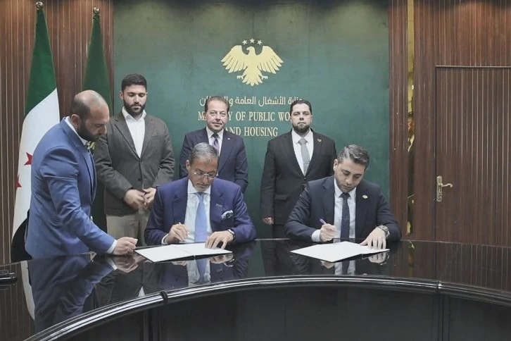 وزارة الاشغال العامه والاسكان تطلق مشروع البوابة الثامنه في يعفور 