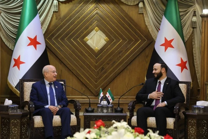 وزير النقل ومحافظ حلب يتفقدان سير الأعمال بالمحافظة 