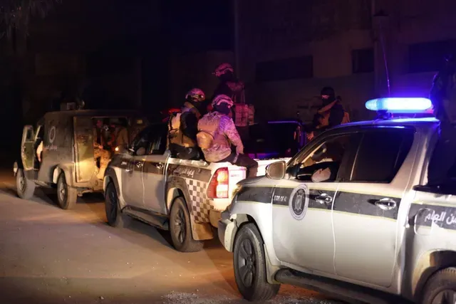 عقب اغتيال عنصر بوزارة الدفاع .. الأمن العام يُداهم خلية لتنظيم داعش جنوبي إدلب