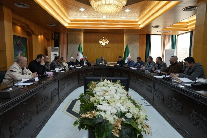 محافظ حلب المهندس عزام الغريب يعقد اجتماعا مع أعضاء المكتب التنفيذي 