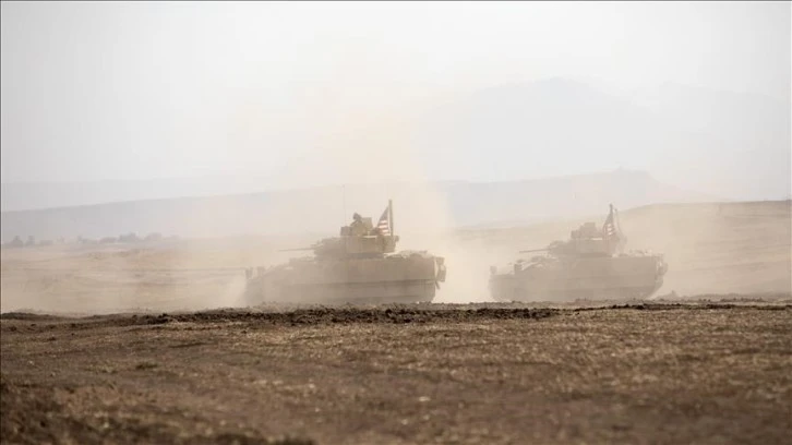 وول ستريت جورنال: الولايات المتحدة تدرس سحب كامل قواتها من سوريا