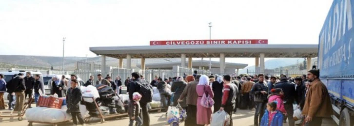21 ألف لاجئ سوري عادوا من تركيا عبر معبر باب الهوى