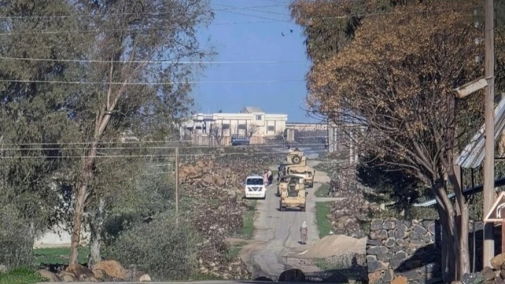 سوريا.. إسرائيل تستهدف القنيطرة بقذيفتين مدفعيتين