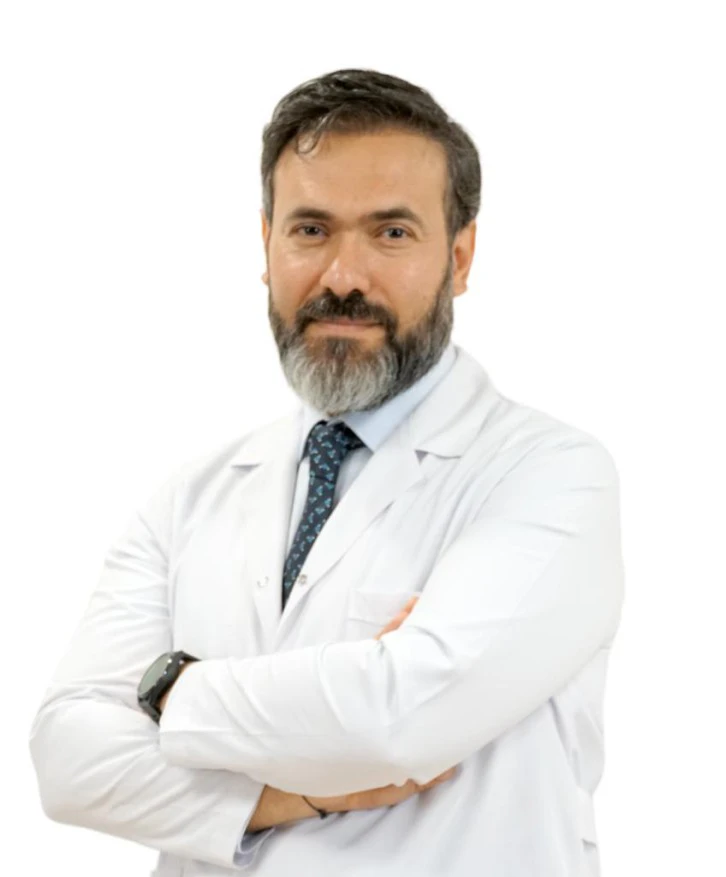 بدأ  الدكتور Mehmet İbrahim Turan في استقبال المرضى في المستشفى