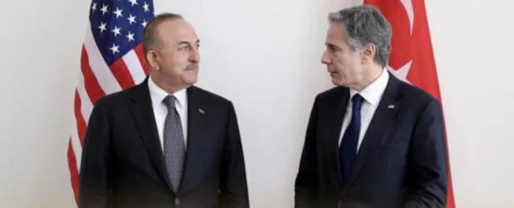 وزير الخارجية التركي ونظيره الأمريكي يجددا التزامهما بقرارات الأمم المتحدة بشأن سوريا