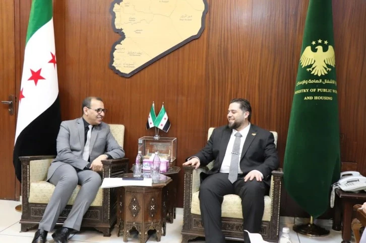 بحث وزير الأشغال العامة والإسكان مع السفير الموريتاني سبل تعزيز التعاون المشترك 