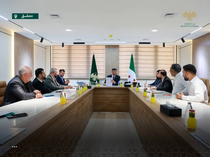 وزارة الطاقة تبحث سبل تعزيز التنسيق لتحسين خدمات الكهرباء والمياه بحلب 