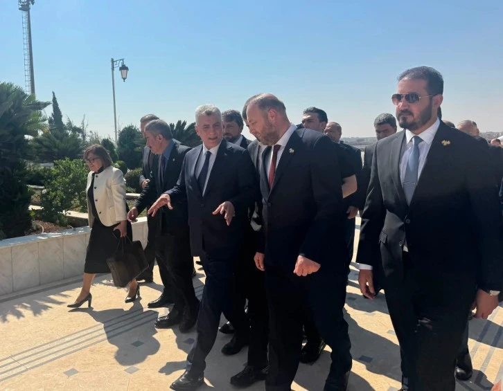 نائب  محافظ حلب يستقبل وزير التجارة التركي عمر بولات 