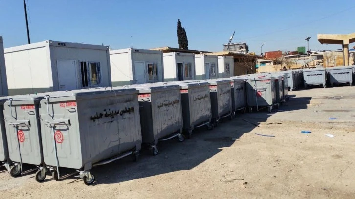 ضمن اتفاقية التوأمة بين بلدية شاهين بيه توزيع حاويات جديدة 