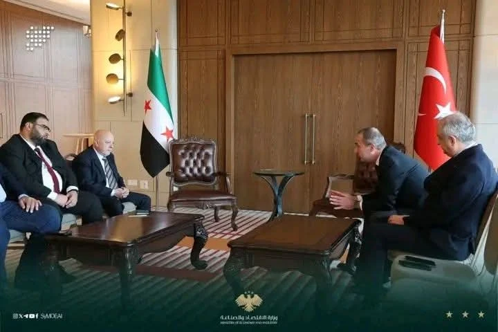 وزير الاقتصاد والصناعة يلتقي رئيس مجلس إدارة شركة المتخصصة بيع وصناعة مركبات رينو