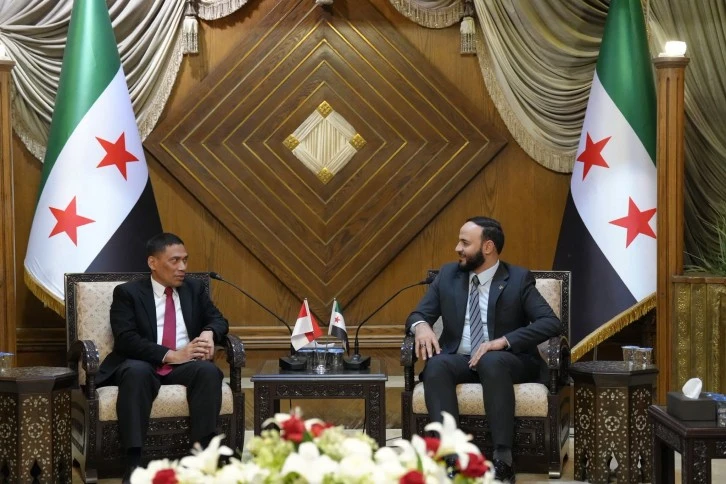 محافظ حلب المهندس عزام الغريب  يلتقي السفير الاندونيسي 