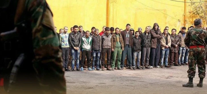 رأس النظام يصدر مرسومًا بإلغاء محاكم الميدان العسكرية