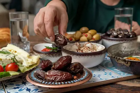 12 نصيحة مميزة لنظام غذائي صحي خلال شهر رمضان المبارك