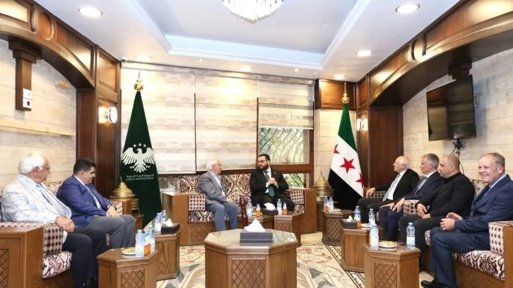 وزير الزراعة المهندس باسل السويدان يلتقي مؤسس شركة ديانة لإنتاج المبيدات 