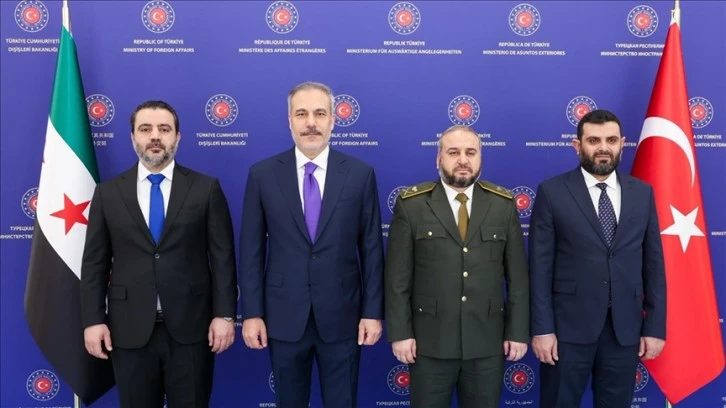 وزير الخارجية التركي يلتقي نظيره السوري في أنقرة