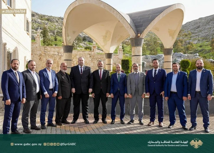 رئيس الهيئة العامة للمنافذ والجمارك يلتقي أعضاء مجلس الشعب بادلب 