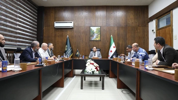 معاون وزير التربية والتعليم يبحث الخطة الدراسية والتدريبات الجارية 