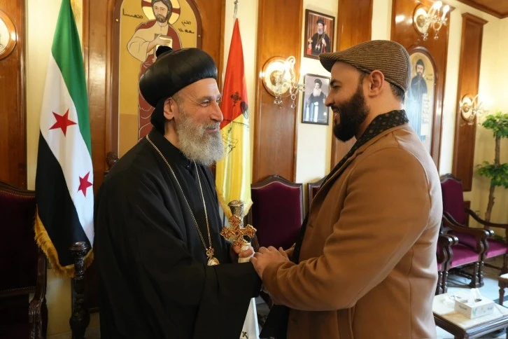 محافظ حلب المهندس عزام الغريب يقدم التهاني بمناسبه عيد الفصح. المجيد 