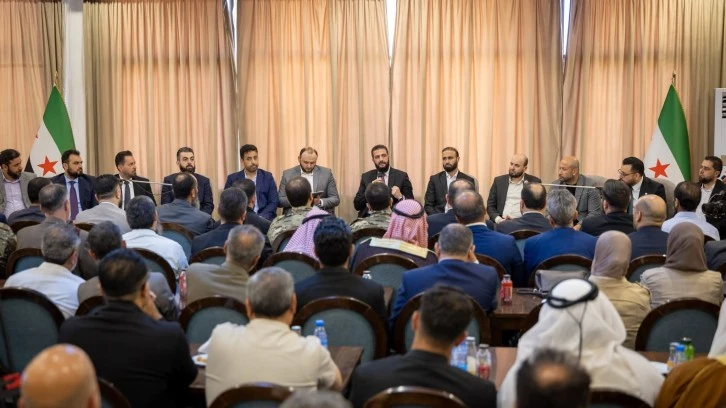 السيد الرئيس احمد الشرع يزور محافظة دير الزور برفقة عدد من الوزراء