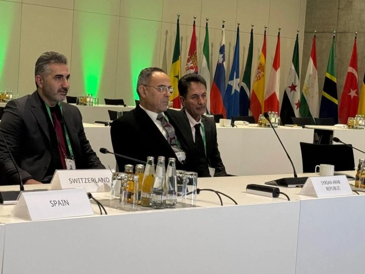 وفد من وزارة الزراعة يشارك بالمنتدى العالمي للأغذية والزراعة 