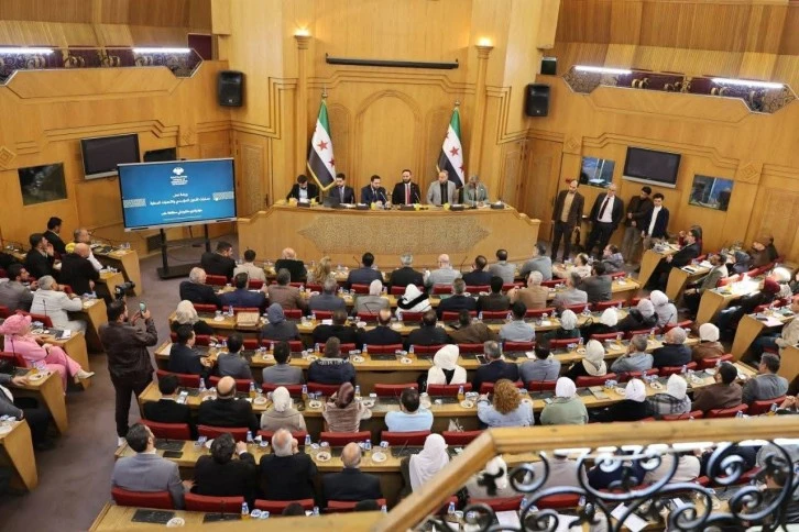 وزارة التنمية الإدارية تقيم ورشة عمل بحضور وزير التنمية ومحافظ حلب 