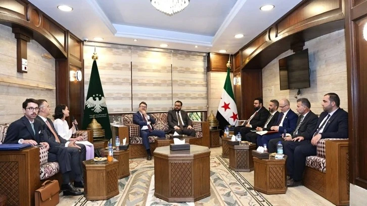 وزير الزراعة يوقع مذكرة تفاهم مع مركز سيام باري الايطالي 