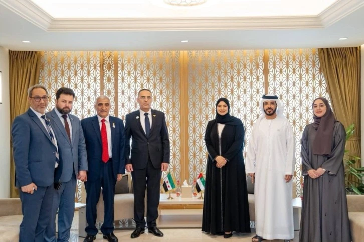 وزير الزراعة الدكتور امجد بدر يلتقي وزيرة التغيير المناخي بدولة الإمارات العربية المتحدة 