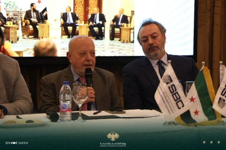 جلسة حوارية تجمع وزير الاقتصاد ورجال وسيدات الأعمال 