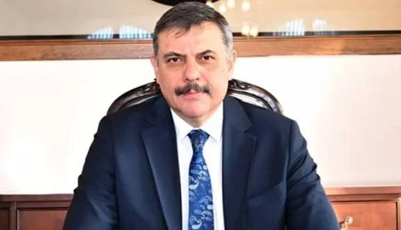 وزير الداخلية التركي يعلن إعفاء السوريين من "إذن العمل"