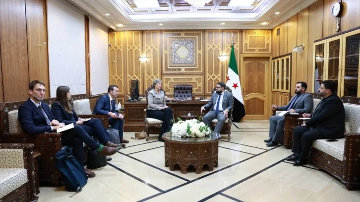 وزير العدل يستقبل سفيرة سويسرا لدى سوريا ولبنان 