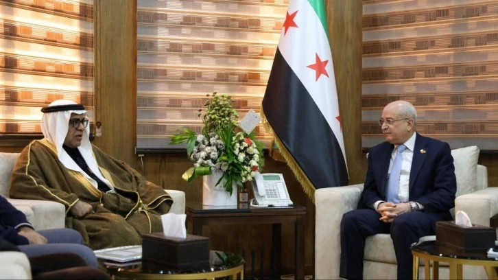 وزير النقل يبحث مع مسؤول اللوجستيات مجال النقل والخدمات 