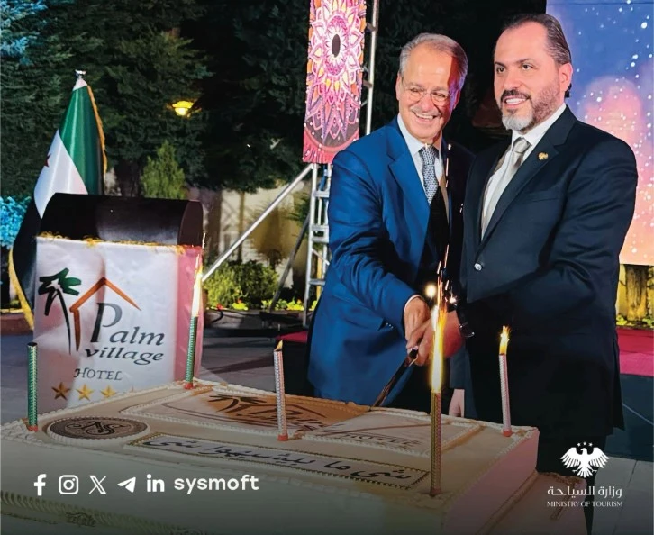 وزير السياحة مازن الصالحاني يفتتح منتجع وفندق قرية النخيل 