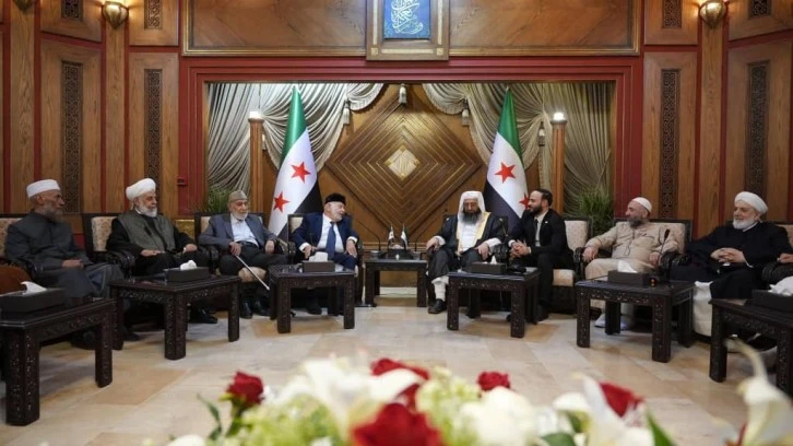 محافظ حلب يلتقي وفداً من كبار العلماء والدعاة