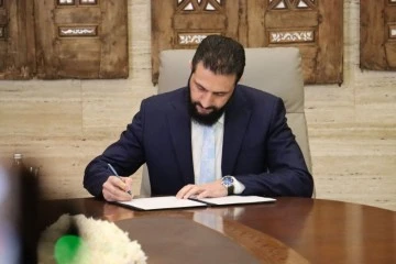 السيد الرئيس احمد الشرع يصدر مرسوما لمعالجة تعثر الأفراد والشركات سداد ديونهم للمصارف 