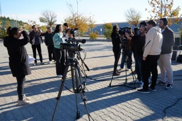 البيت الإعلامي المتنقل يلتقي بالطلاب في غازي عنتاب