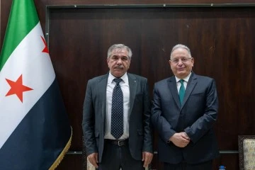 وزير المالية يبحث مع محافظ الحسكة  دعم الاستقرار وإعادة تنشيط الخدمات 