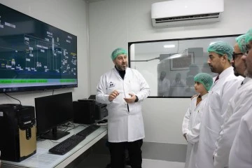 وزير الصحة يفتتح اول خط لإنتاج الأملاح الصيدلانية 