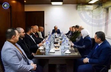 رئيس غرفة صناعة دمشق يقدم التبريكات للدكتور مازن الديروان 