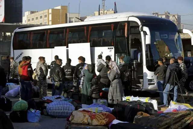 تصاعد عمليات الدهم لمخيمات اللاجئين السوريين في لبنان وترحيل المعتقلين إلى سوريا 