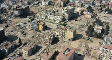 رغم الألم ولاية هطاي التركية تتمسك بالأمل وتنفض غبار الزلزال المدمر
