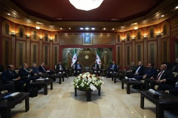 وزير الأشغال العامة يبحث الواقع الخدمي والعمراني بحلب 