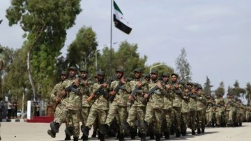 وزارة الدفاع تدعو الشباب السوري إلى المساهمة في بناء الجيش الوطني الحديث