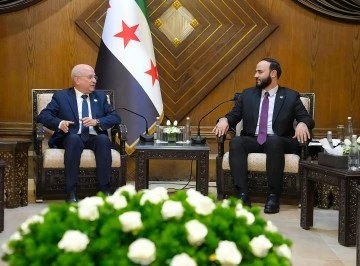 وزير النقل ومحافظ حلب يبحثان أولويات تطوير قطاع النقل 